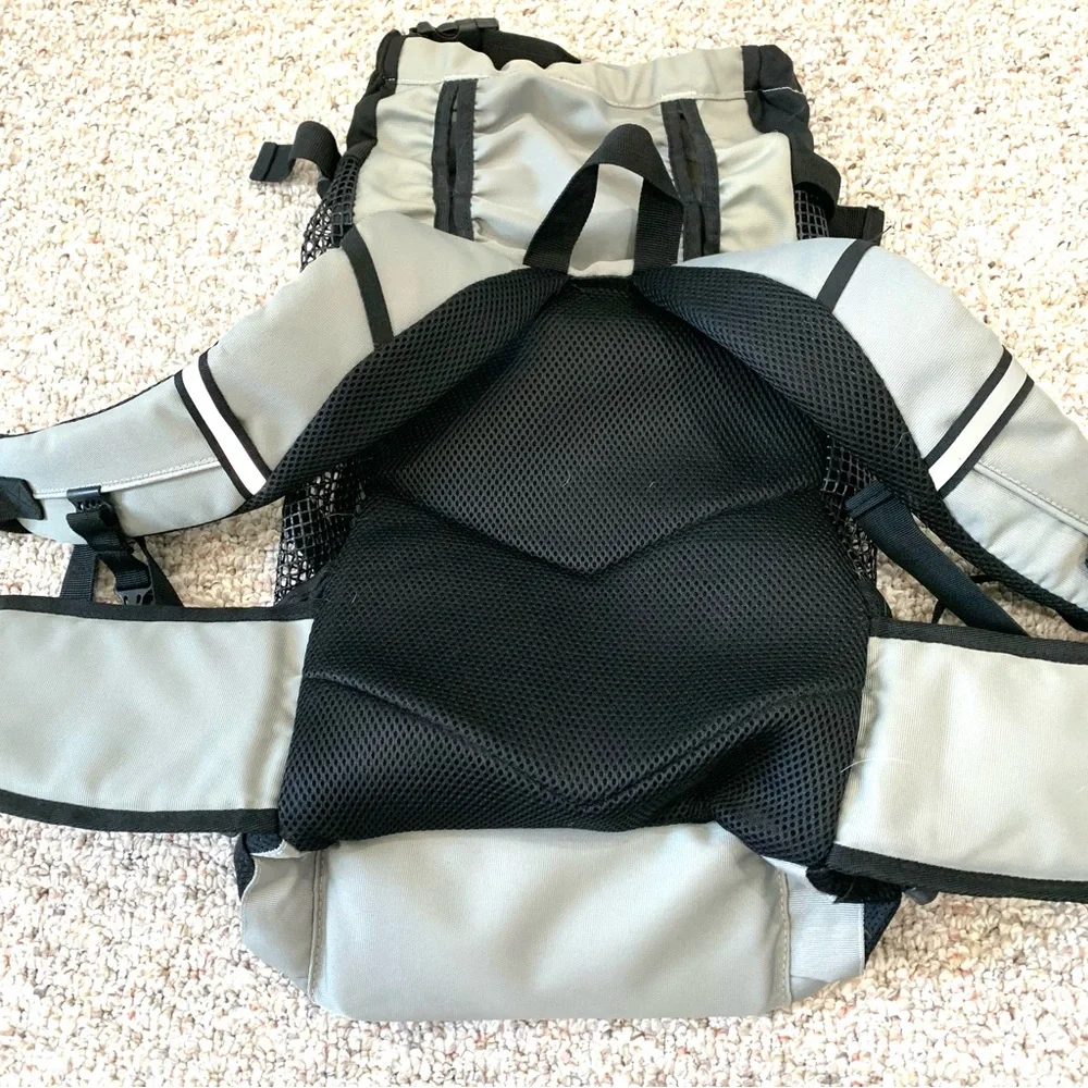 Pet Dog Cat Carrier Backpack Size L – Secure Stylish for Outdoor Travel NEW NWOT